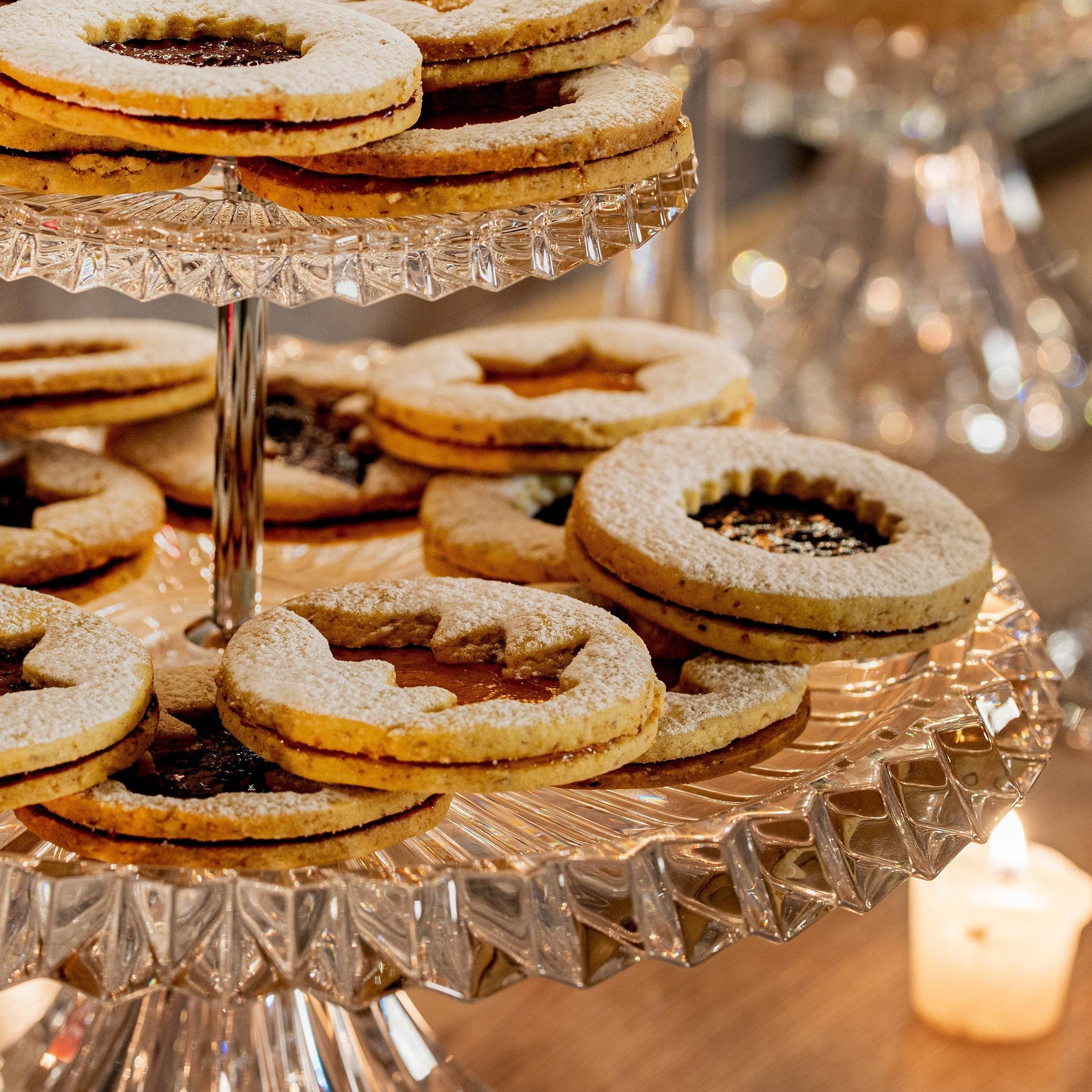 Crown Jewel 2-Tier Crystal Etagere Stand – Clear