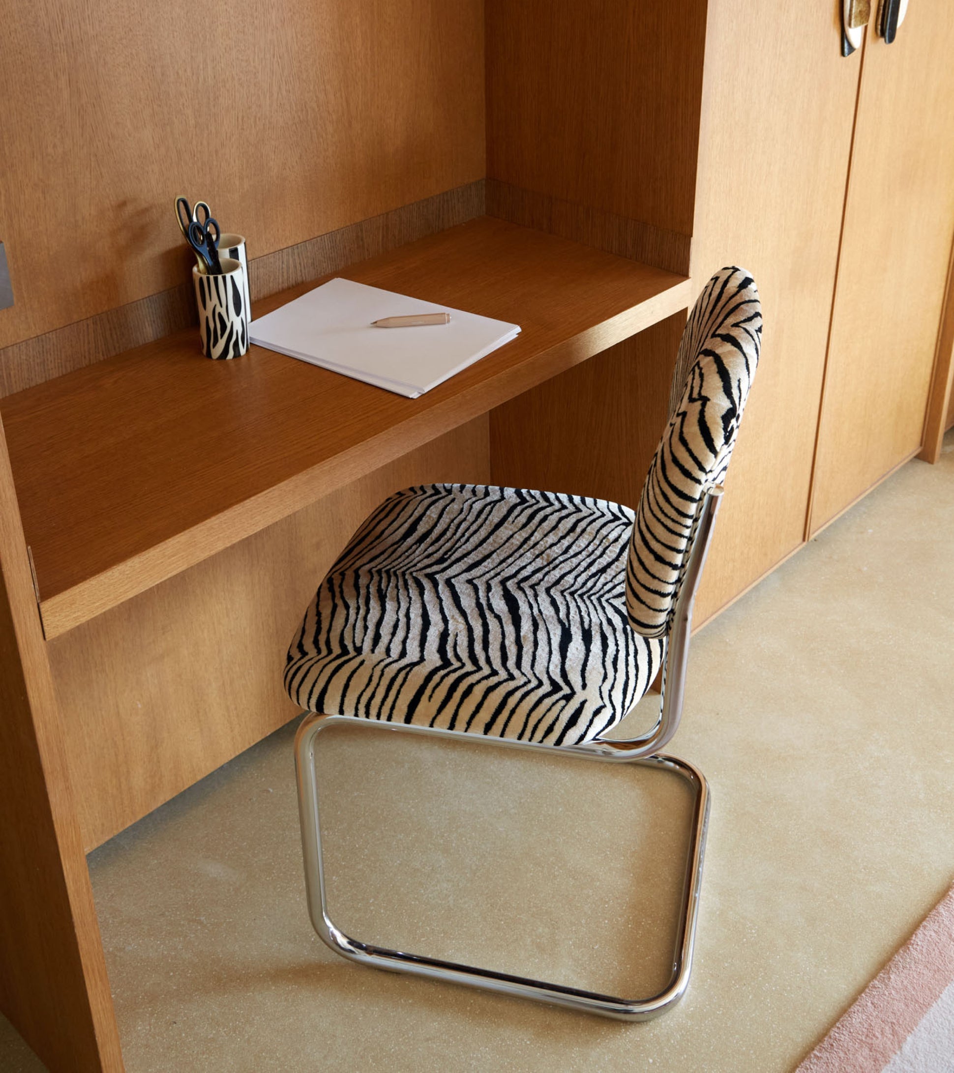 Classica Chair in tiger velvet