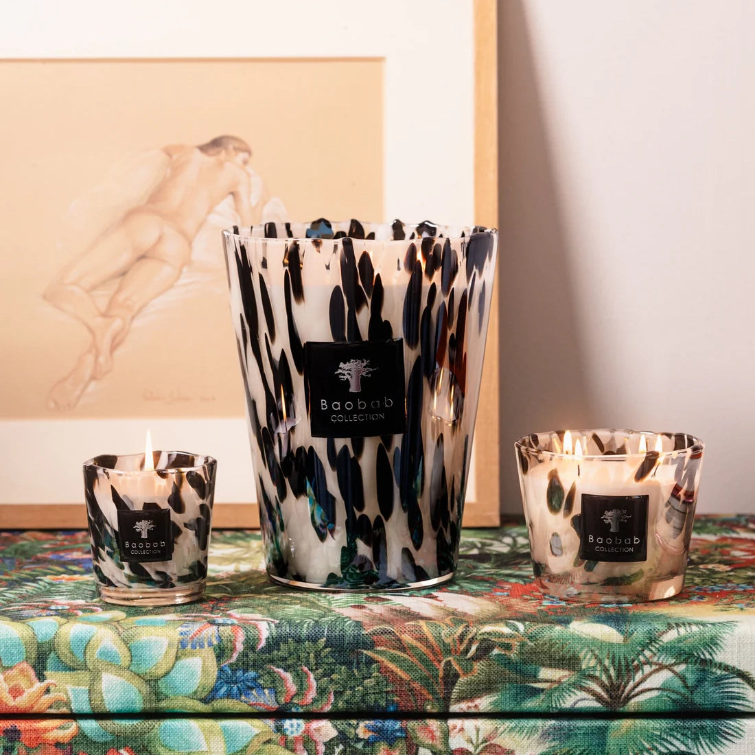 Baobab Collection Pearls Black 4-wick scented candle in mouth-blown glass, 1.1kg, alternative angle
