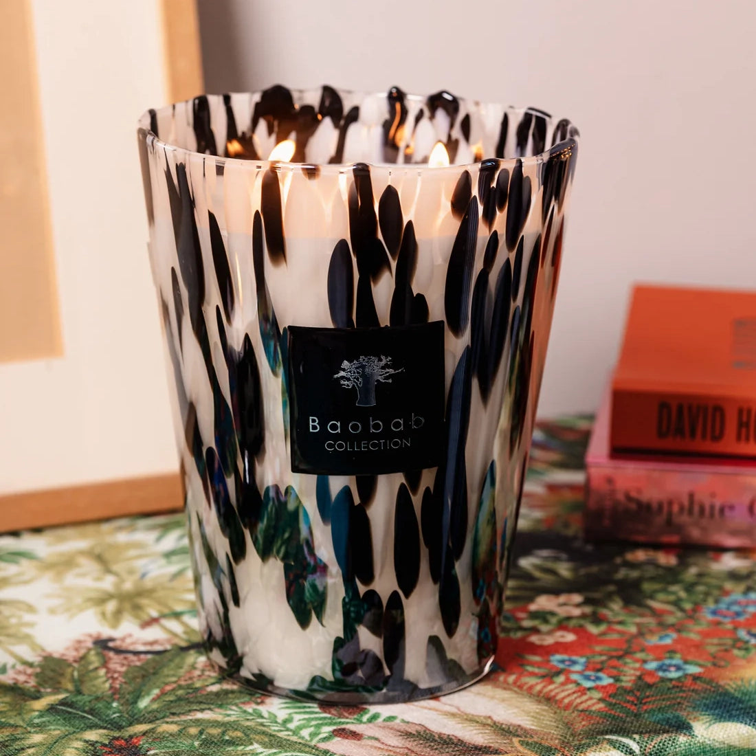 Baobab Collection Pearls Black 4-wick scented candle in mouth-blown glass, 1.1kg, styled in a room setting (2)