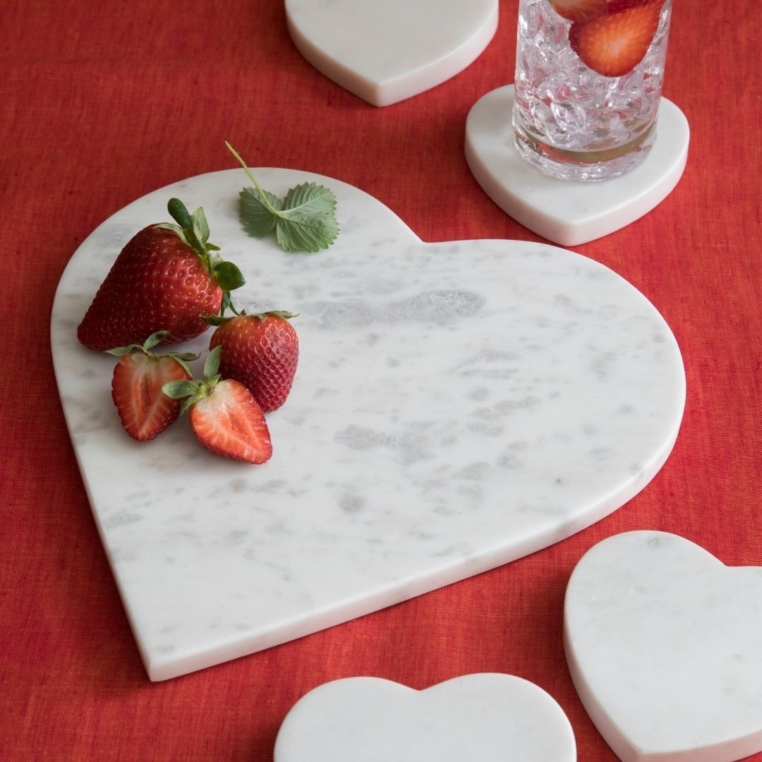 White Marble Heart Serving Board, 27x25cm