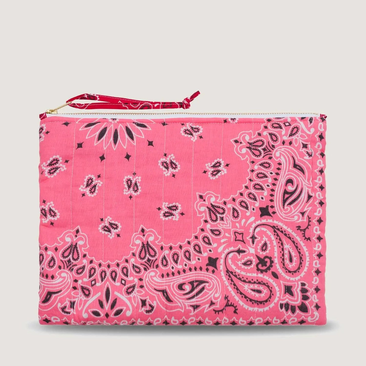 Call It By Your Name Coeur quilted zip pochette in strawberry pink with red heart motif, alternative angle (2)