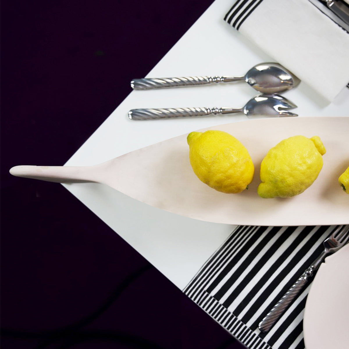 Waww La Table Locmaria shark-shaped ceramic dish by Yann Le Coadic, shown to scale