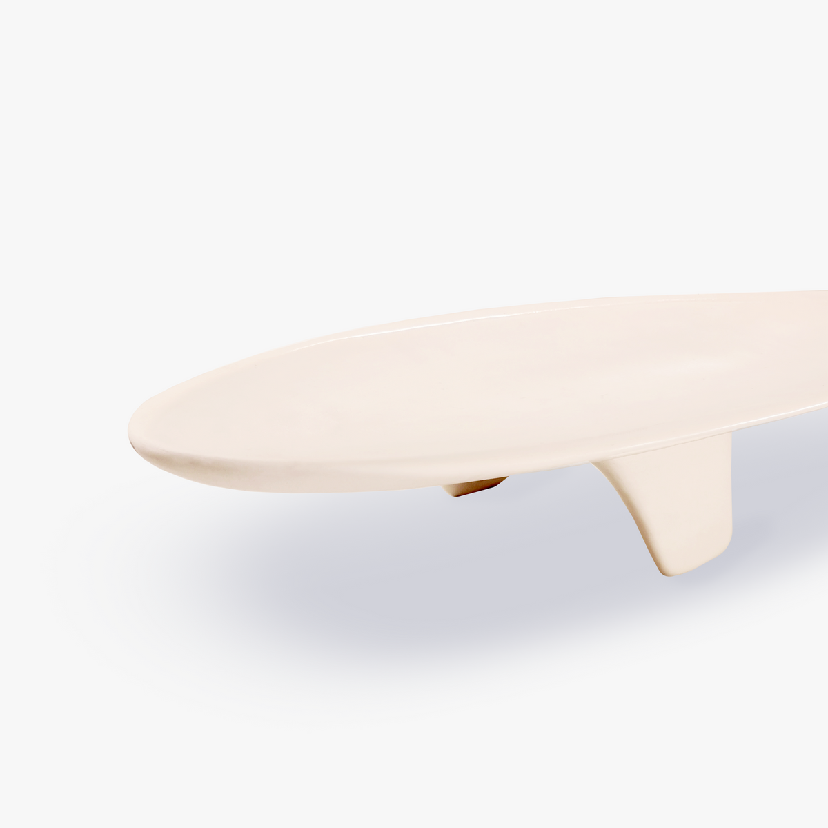 Waww La Table Locmaria shark-shaped ceramic dish by Yann Le Coadic, detail view 2