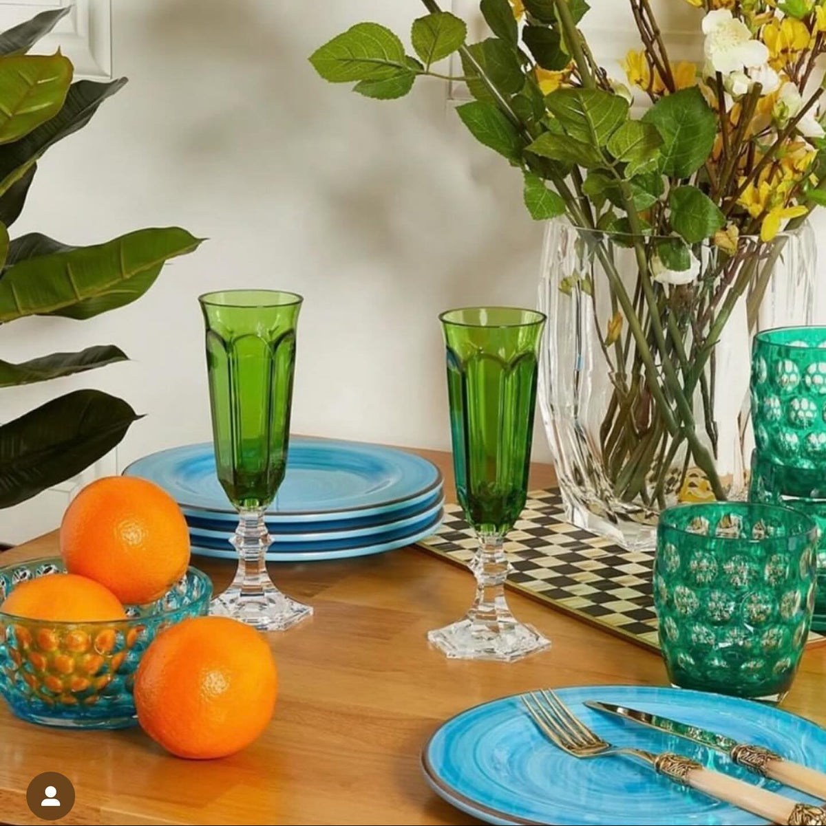 Mario Luca Giusti Dolce Vita Champagne Flute, Green in synthetic crystal, styled in a table setting