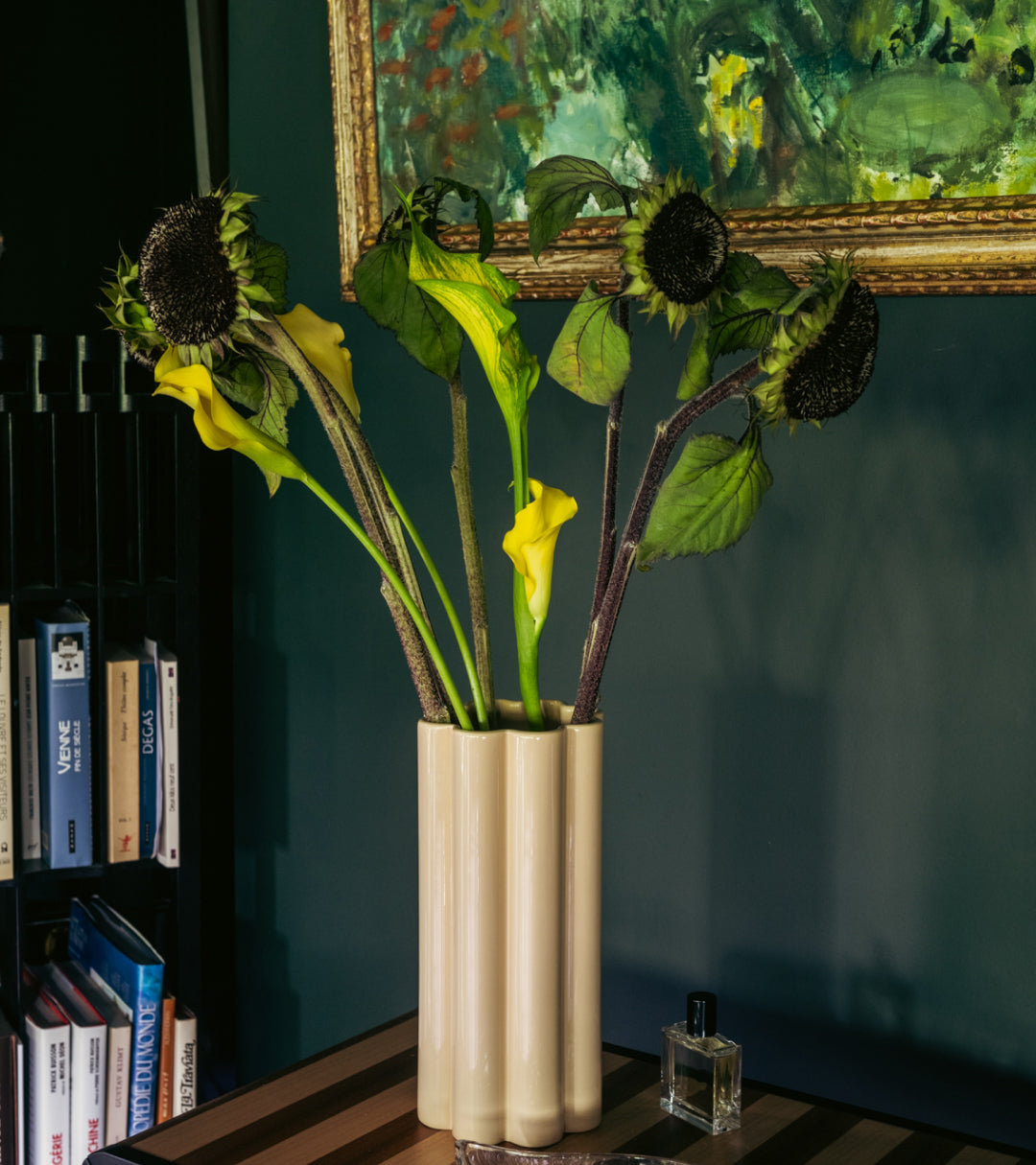 The Socialite Family Duetto Solo vase in beige ceramic, 27cm, styled in a room setting