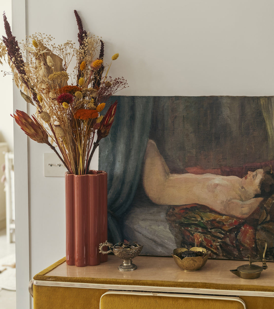 The Socialite Family Duetto Solo vase in terracotta ceramic, 27cm, styled in a room setting